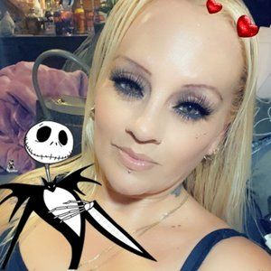 Meet your Posher, Divina